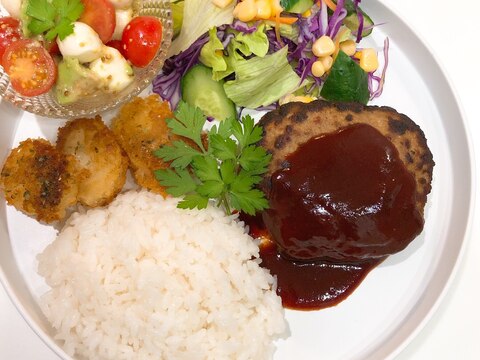 赤ワインソースのご飯が進むハンバーグ!!